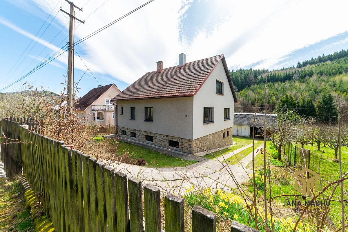 Prodej rodinného domu 120 m², pozemek 1432 m²